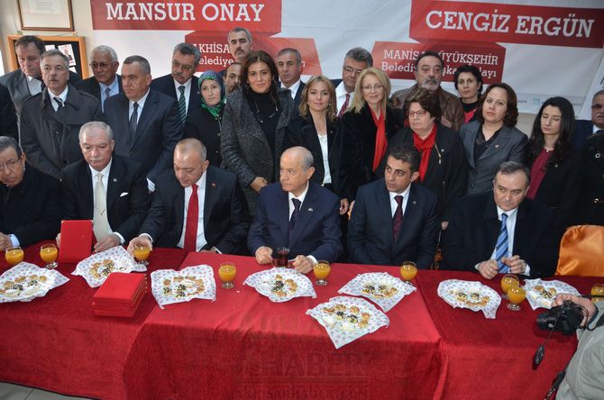 MHP LİDERi DEVLET BAHÇELİ AKHİSARLILAR İLE BULUŞTU